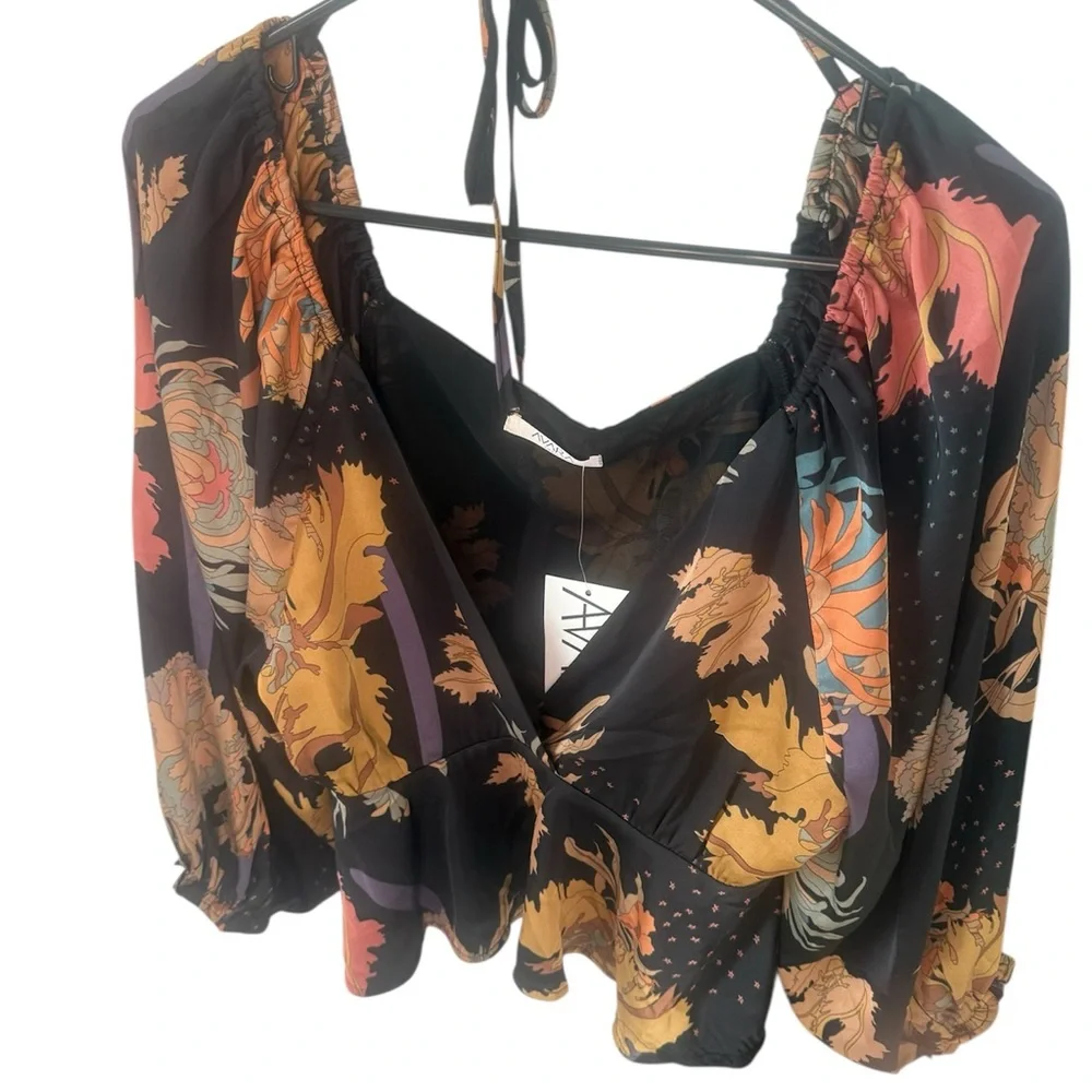 NWT Avara Floral Long Sleeve Crop Top - Size S - Picture 4 of 7